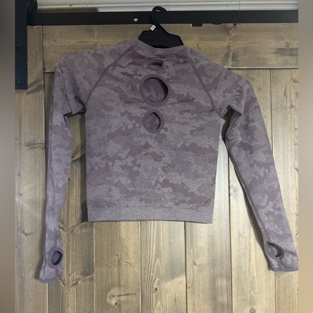 Gymshark Seamless Camo Long Sleeve Crop Top – Mauve/Lilac Marl (XS/S)